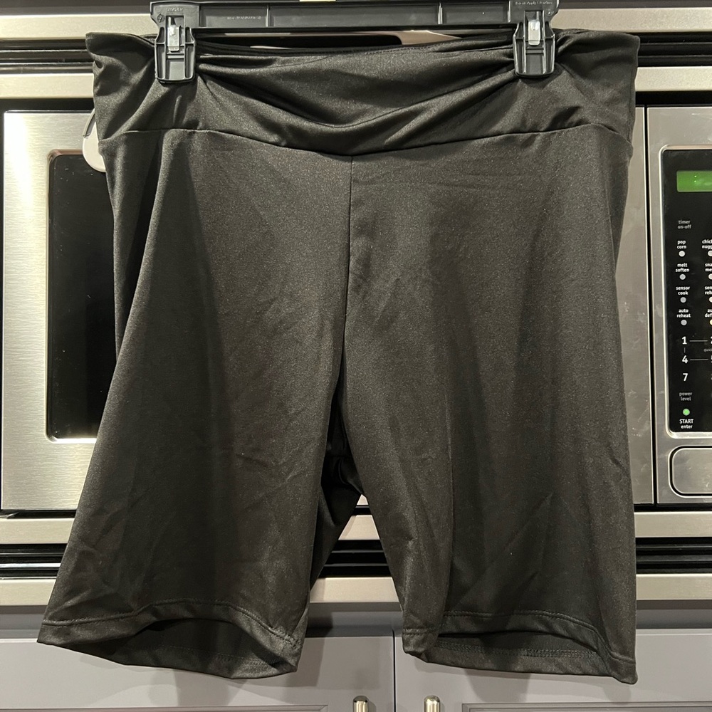 White birch biker shorts